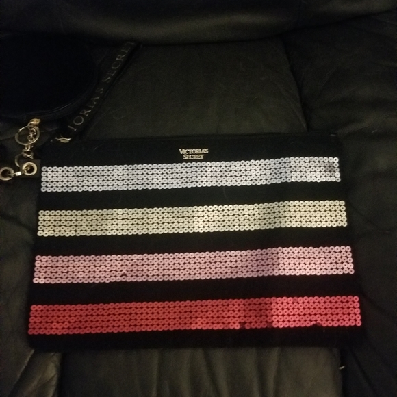 Victoria secret- 3 piece set. 2 Makeup bags , 1 coin purse. - Picture 3 of 5